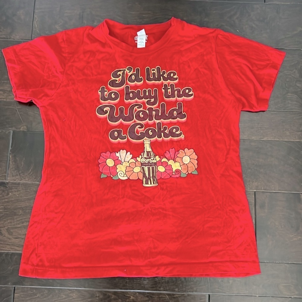 Tilted Coca Cola shirt L